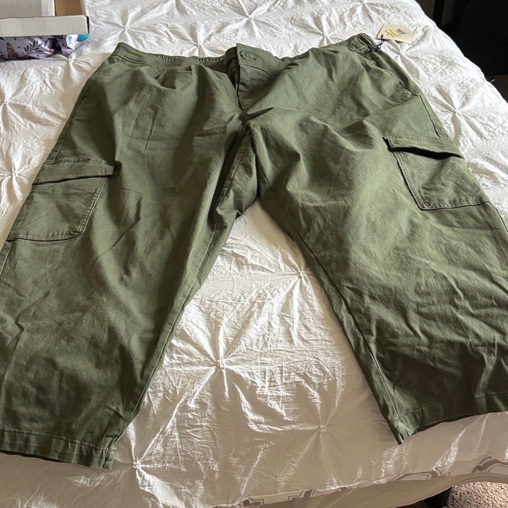 Ava & Viv Women's Green Cargo Pants